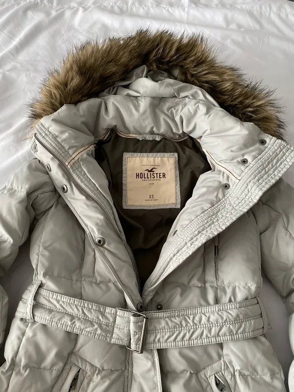 Hollister Light Grey Down Puffer Parka - Image 5
