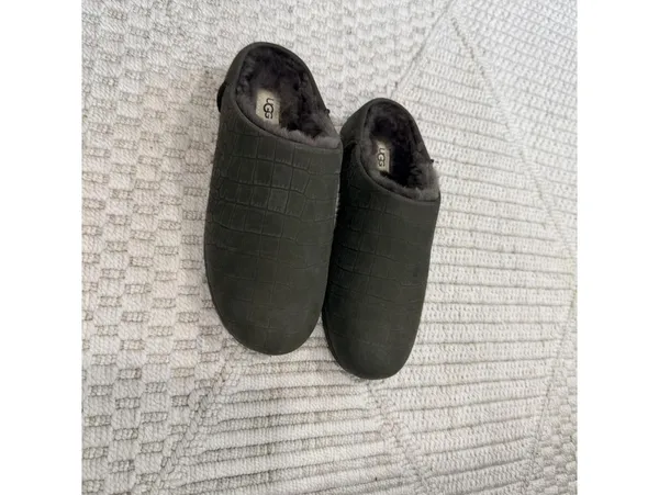 UGG Elea Embossed Slip-On Clogs in Dense Smoke - Image 4