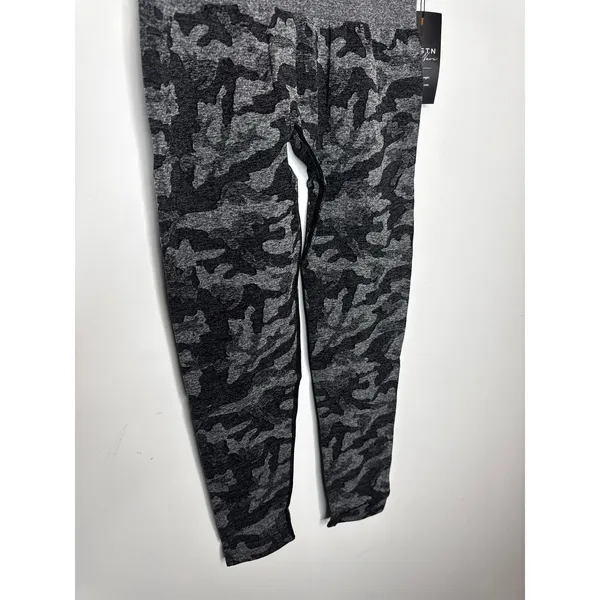 NVGTN Gray Camo Seamless Leggings Gym Workout Activewear Pants Size M New - Image 4