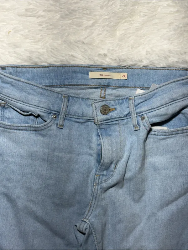 Levi’s 711 Skinny Jeans Light Wash Raw Hem Stretch Denim Pants Size 28 W28 - Image 5