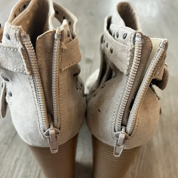 Womens JustFab Studded Beige Ankle Boots - 10 - Image 8
