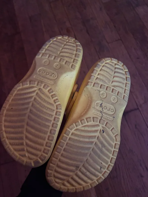 Crocs - Image 2