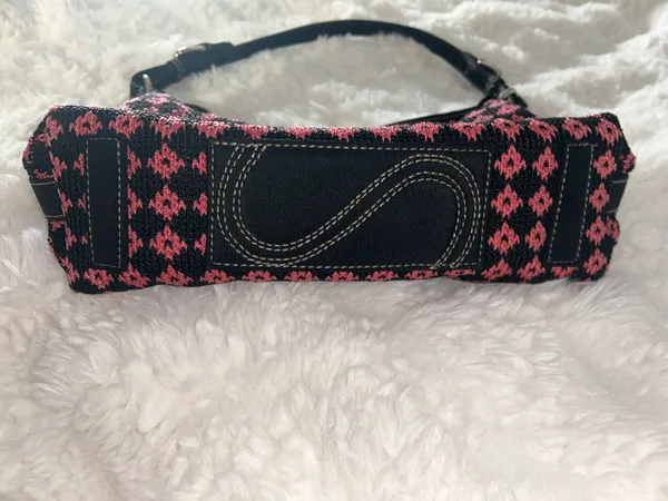 The Sak Pink Small Purse - Image 3