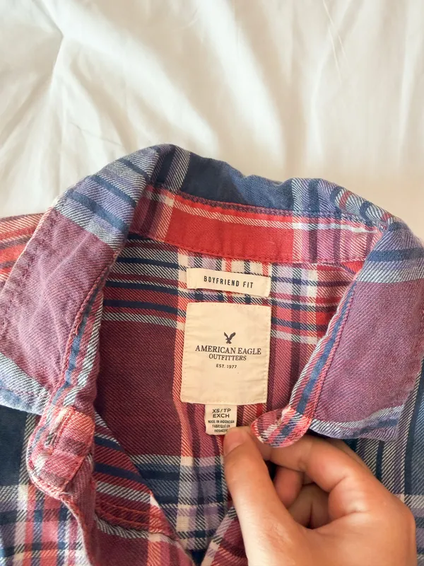 American Eagle Boyfriend Fit Red And Blue Plaid Button Down Shirt Size XS - Image 3