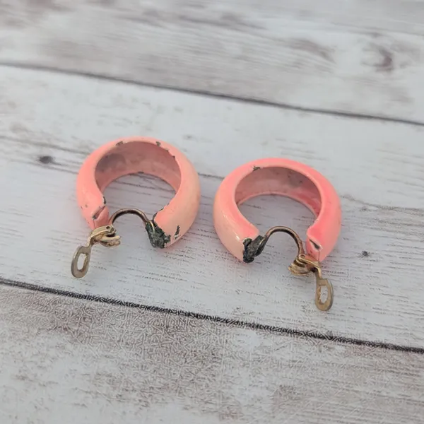 Vintage Clip On Earrings Retro Hoops Peach Like Tone - Paint Chipping & Tarnish - Image 6