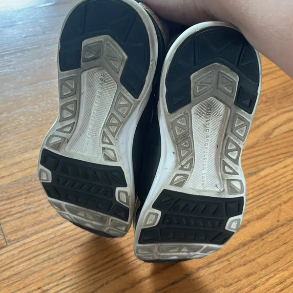 APL slip on tennis shoes - Image 4