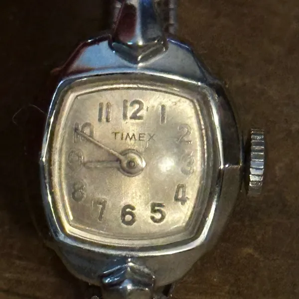 Vintage Timex silver wind up watch - Image 6