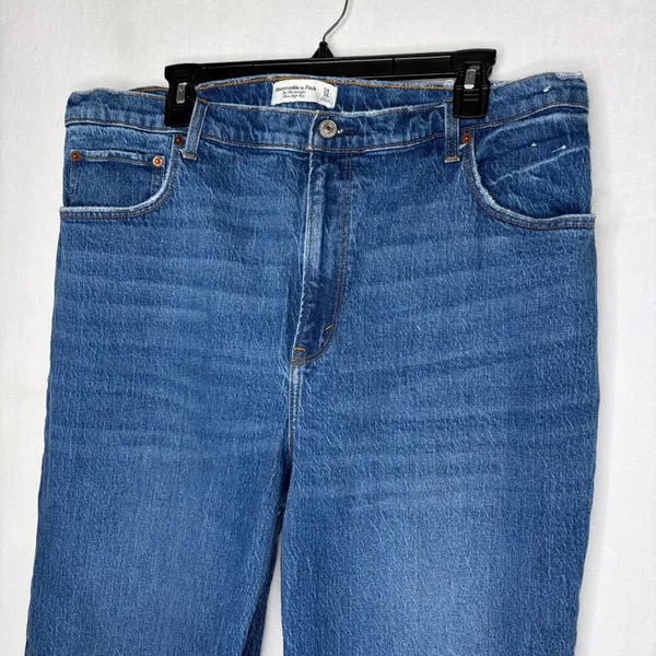 Abercrombie & Fitch 90s Straight Leg‎ Ultra High Rise Jeans - Image 4
