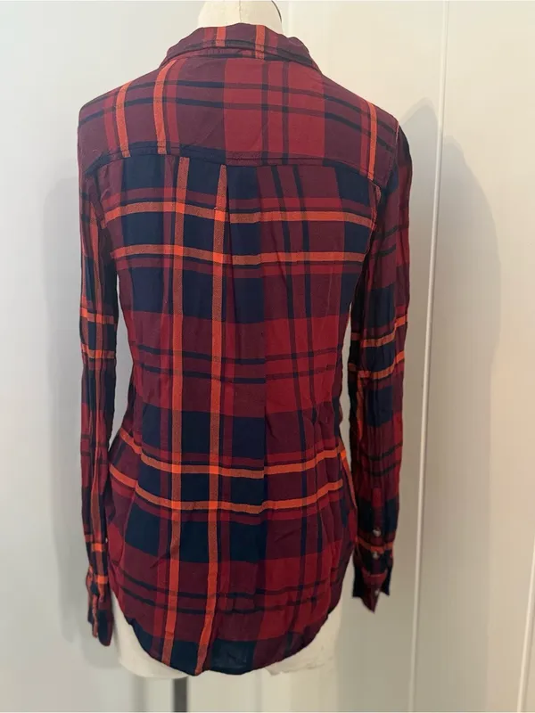 Abercrombie & Fitch Red and Navy Plaid Button-Down Shirt Sz XS - Image 2