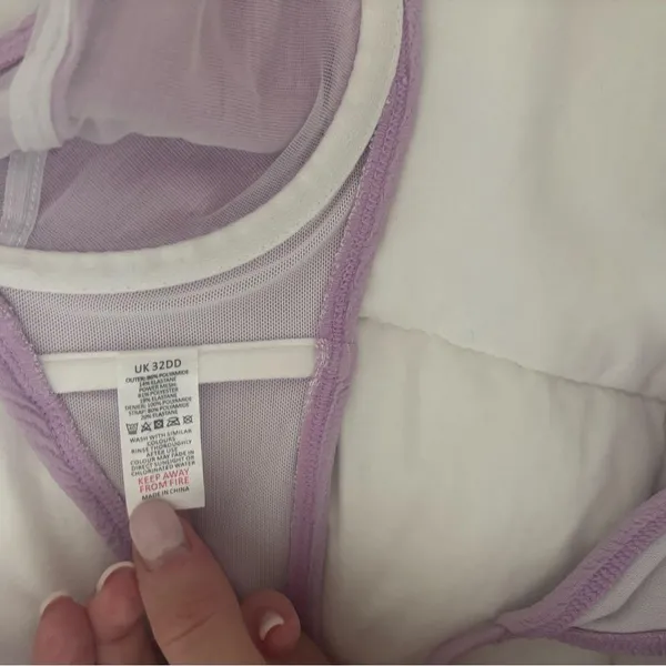 Elegant Purple Satin Bra with Underwire Support Size M - Image 4