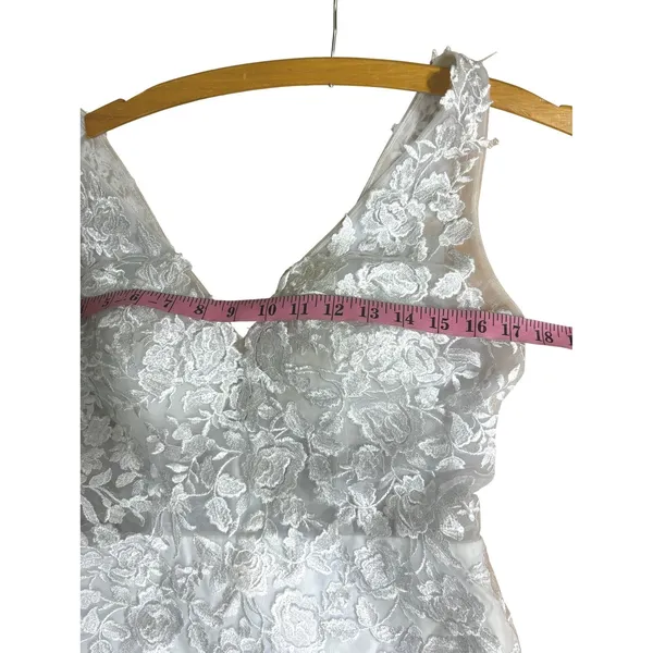 Lanting Bride White Lace embroidered Mermaid Wedding Dress V-Neck S M - Image 3