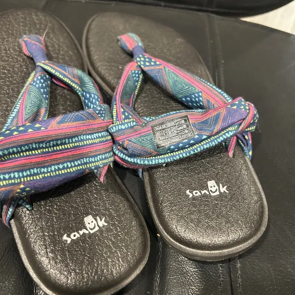 Sanuk Women's Blue and Pink Sandals - Image 4