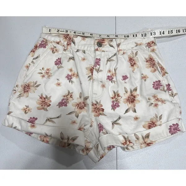 American Eagle Mom Short Womens 4 High Waist Cuffed Pleated Off White Floral - Image 7