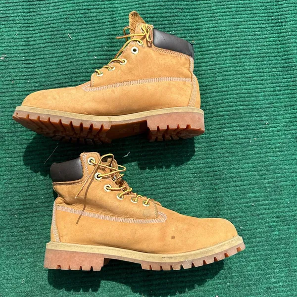 Timberland 6 Inch Premium Waterproof Boot 'Wheat' Nubuck Men’s 7 Women’s Size 8.5 - Image 2