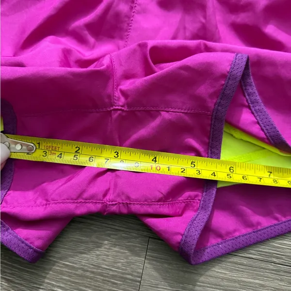 Nike Women's Magenta and Purple Athletic Shorts Size M - Image 8