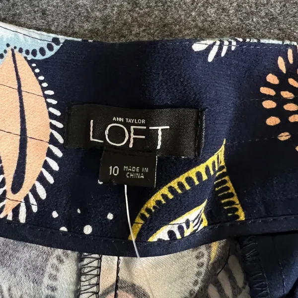 LOFT Floral Wide Leg Crop Pants Navy Blue Pink Yellow Rayon Size 10 NWT - Image 3