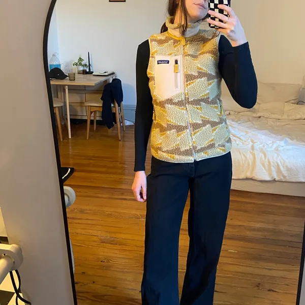 Patagonia Women’s Classic Retro-X Fleece Vest 🔥 - Image 5
