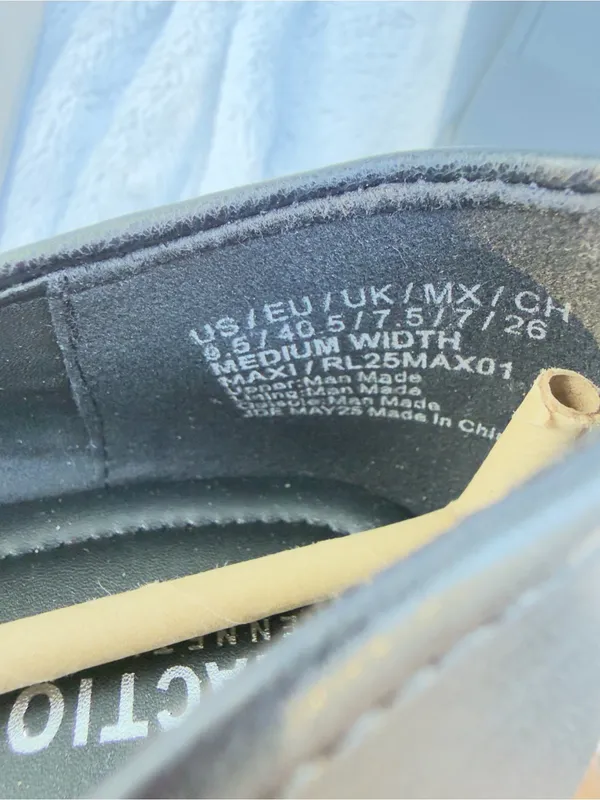 Kenneth Cole Reaction Women's Maxi Mary Jane Black - Size 9.5- New in box - Image 10