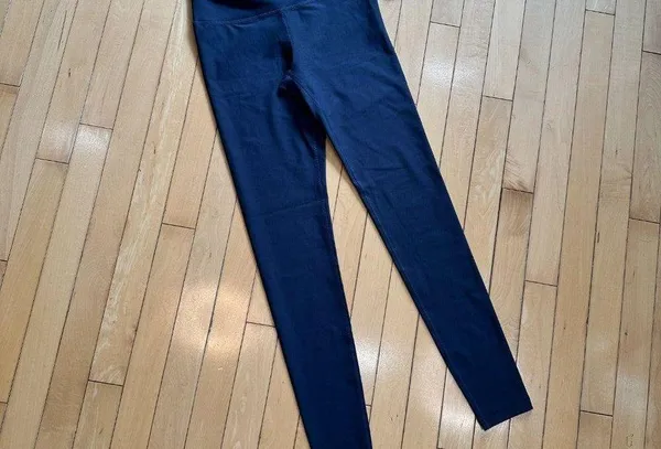 NWT OLD NAVY ACTIVE POWERSOFT High Rise Leggings - Small - Image 2