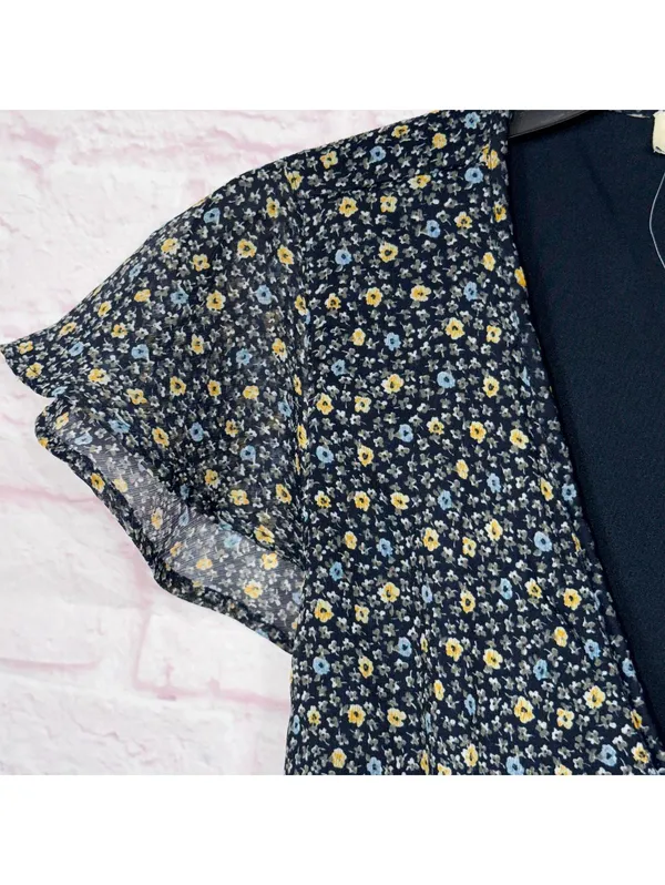 Abercrombie & Fitch Medium Flutter Sleeve Floral Wrap MIDI Dress - Image 7