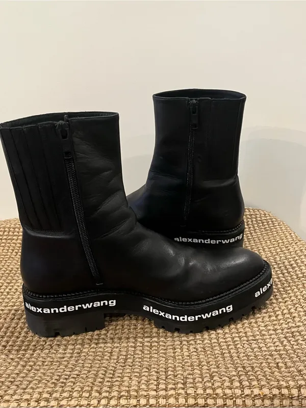 Alexander Wang Sanford Black Chelsea Ankle Boots Lug Logo Platform Size 8 - Image 6