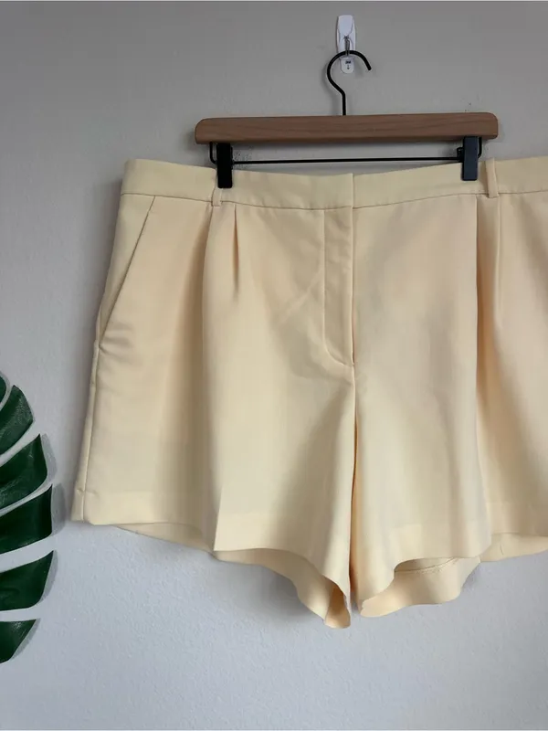 Abercrombie & Fitch Sloane Tailored Shorts - Image 5