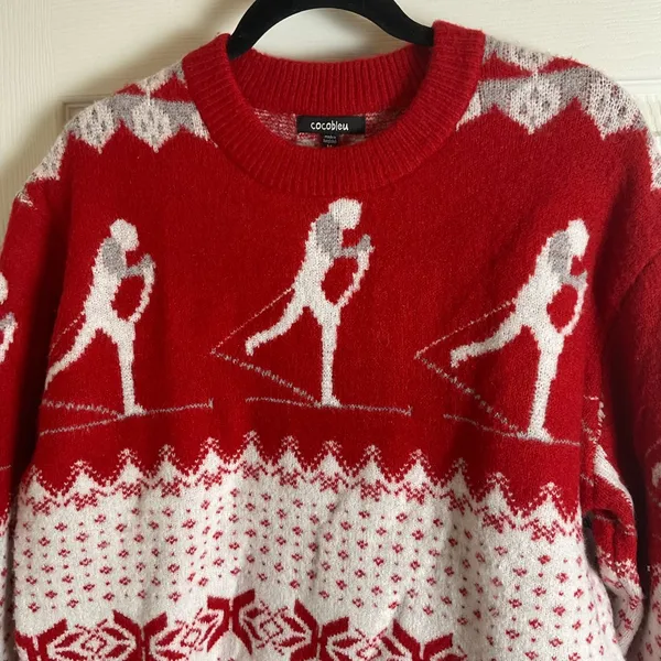 COCOBLEU WOMAN’S SKI SNOWFLAKE CHRISTMAS COZY SWEATER Size medium - Image 4