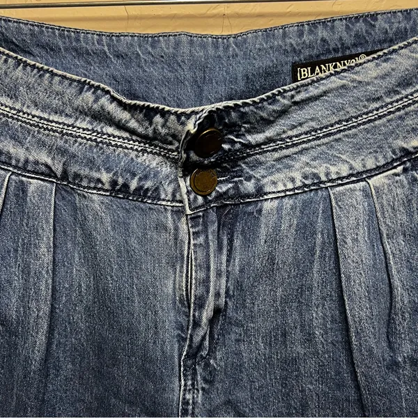 Blank NYC The Balloon Bo Legged‎ High Rise Pleated Flowy Trouser Denim Jeans - Image 4