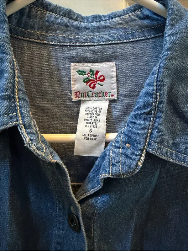 Vintage early 90s Holiday Embroidered Denim Button-Down Shirt - Image 3