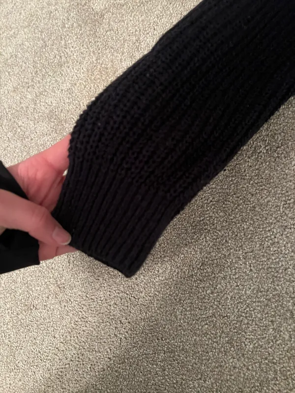 Urban Outfitters Sweater Cropped - Image 6