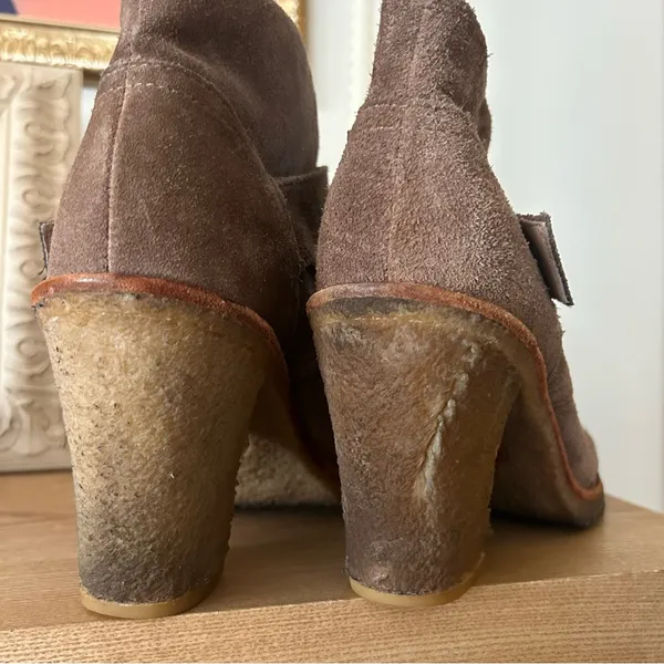 UGG Brienne Suede Ankle Boots Heeled Booties Leather Brown Buckle Size 7.5‎ - Image 5