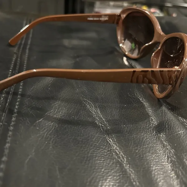 Steve Madden Chic Brown Sunglasses - Image 2