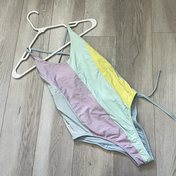 PQ Swim Swimsuit pastel striped aruba farrah one piece womens (medium) beach - Image 3