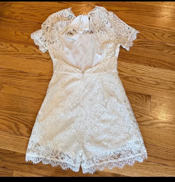 Francesca’s White Lace Romper Shorts Mini Dress Open Back Graduation M Summer - Image 4