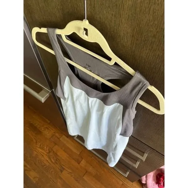 arcteryx woman's tank top size‎ medium - Image 2