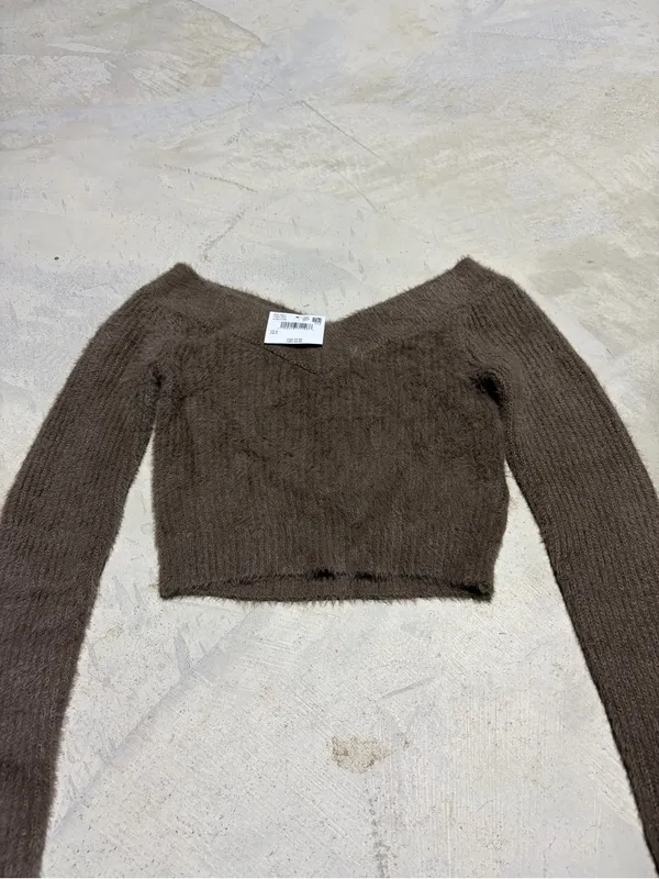 American Eagle NWT Brown Fuzzy Off-Shoulder Cropped Sweater SMALL MSRP$45 - Image 2