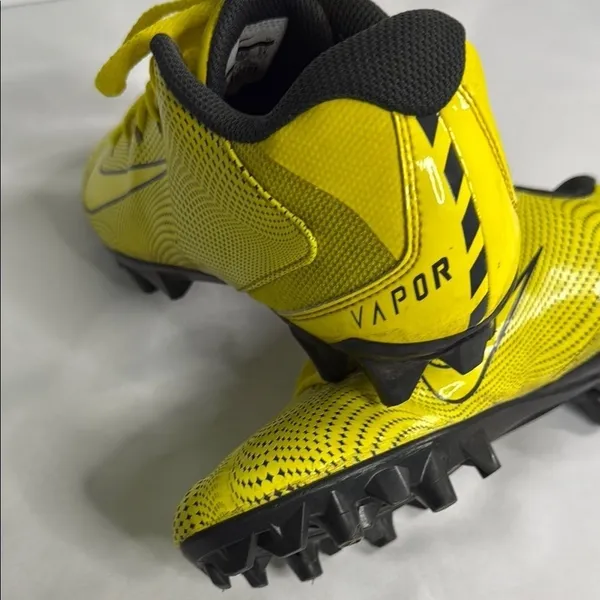 Nike Yellow Soccer Shoes - Image 8