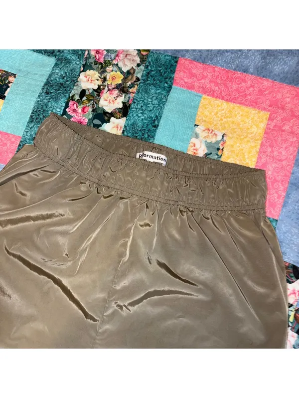 Reformation $98 Woman’s S Deadstock High Waisted Olive Green Stretch Short Small - Image 3