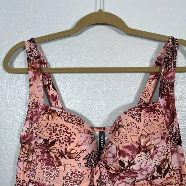 Torrid Women Plus Size 1 D/DD Pink Maroon Floral Tankini Underwire Built in Bra - Image 6