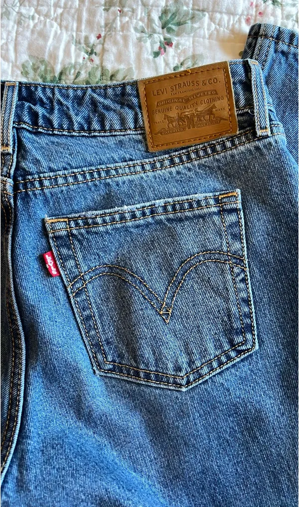 Levi’s Low Loose Premium Jeans - Image 4