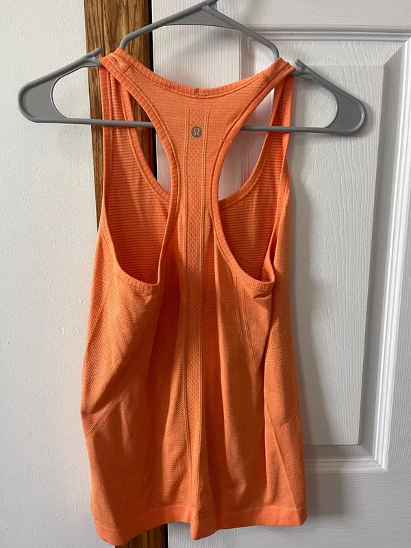 Lululemon tank top - Image 2