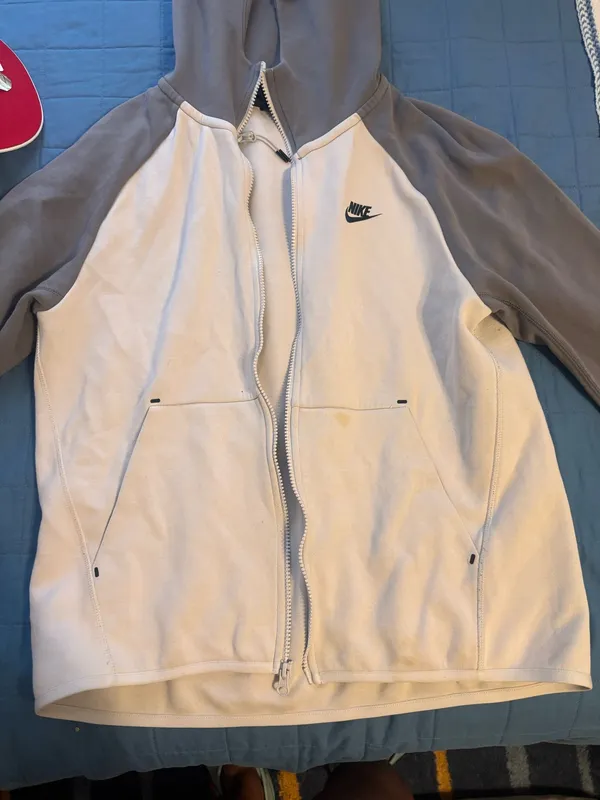 Grey and white Nike tech medium - Image 5