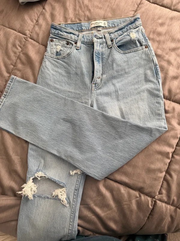 Abercrombie Jeans - Image 3