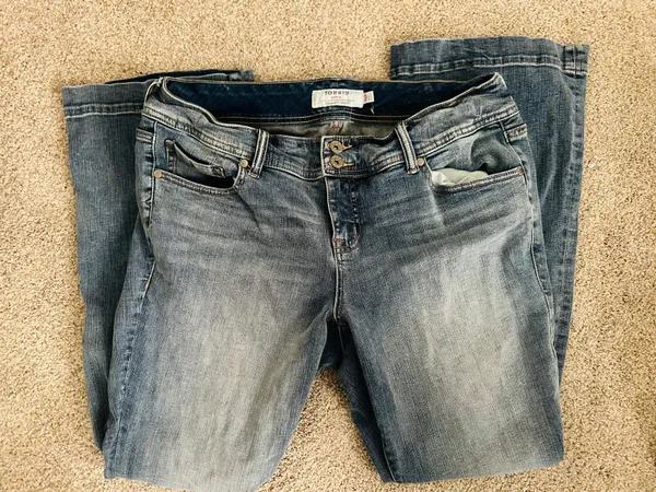 Torrid 16R Bootcut Denim Jeans - Image 2