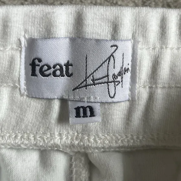 Feat Shorts Women's Medium Blanket Blend Fleece Pull On Drawstring Waist Pockets White - Image 2