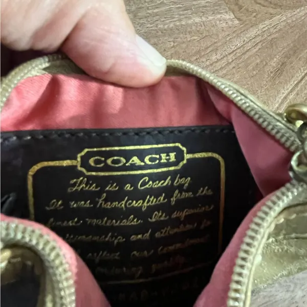 Coach vintage wristlet. Gold w/gold glitter/sparkles - Image 7