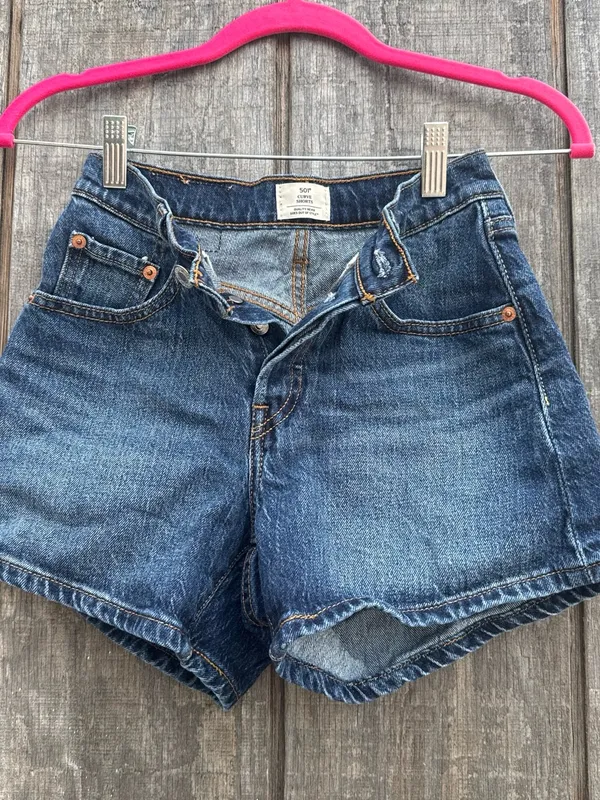 Levi’s Woman’s 501 C Curve Short Dark Wash Denim W24 Festival Coastal Cowgirl - Image 8