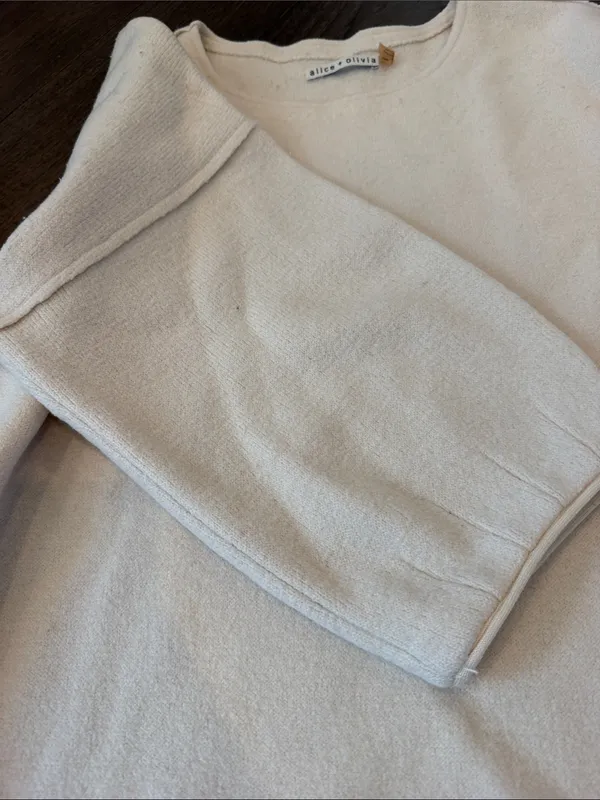 Alice + Olivia Cream Boxy Crewneck Short Sleeve Sweater Size Medium - C54-141 - Image 4