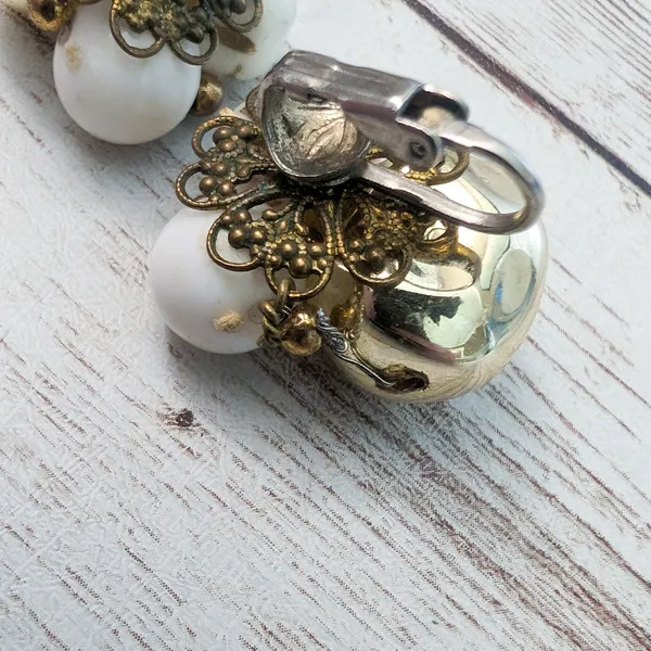 Vintage Clip On Earrings - Off White & Gold Tone 7/8" - Image 6