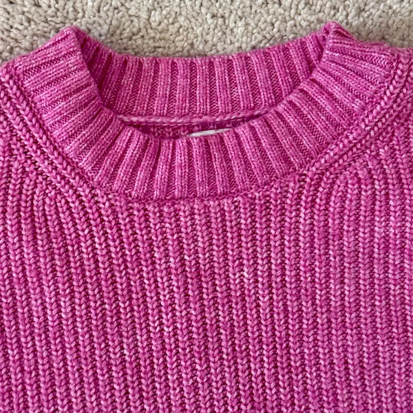 American Eagle AEO Pink Crew Neck Sweater Medium Cozy Split Hem - Image 6